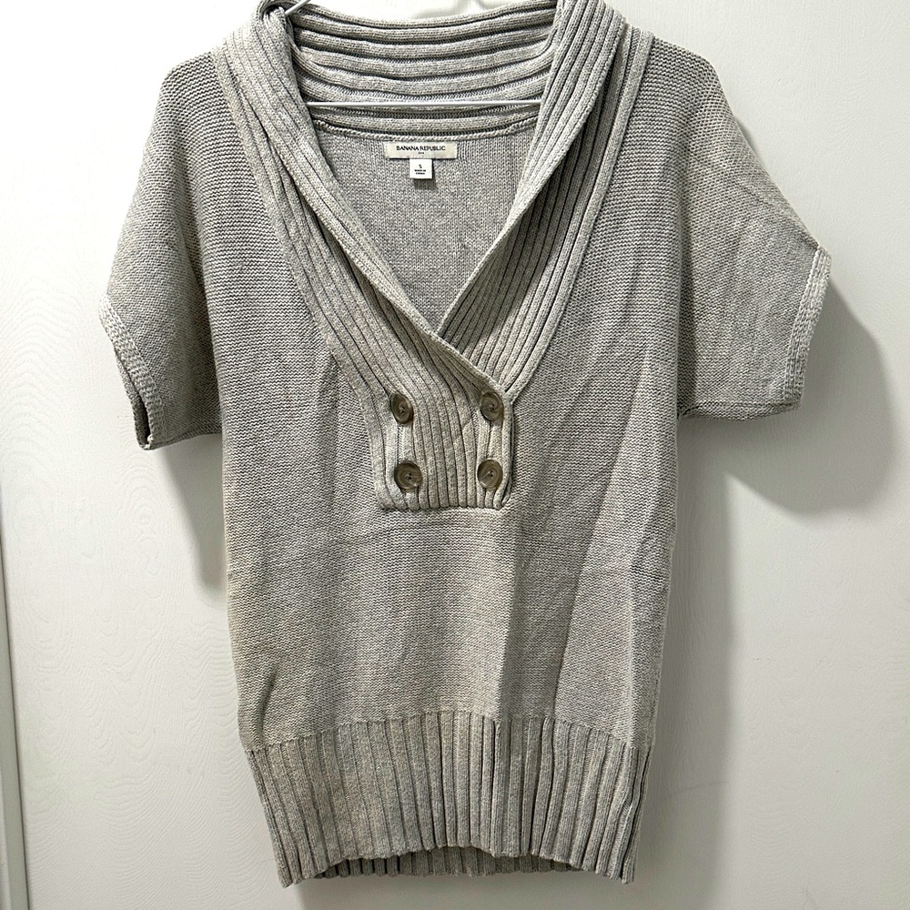 Banana republic short sleeved women’s “sweater”